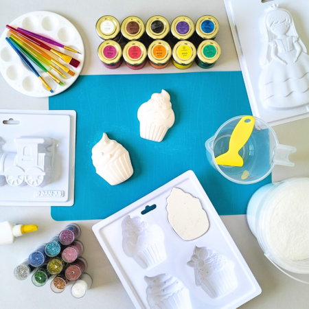 Gypsum casting kit for children