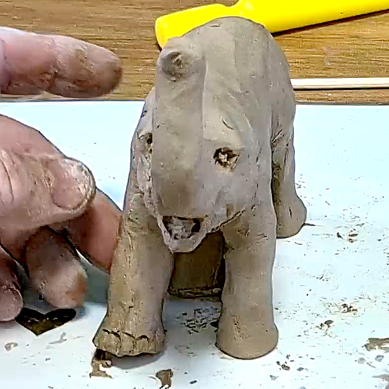 Éléphant en argile céramique naturelle