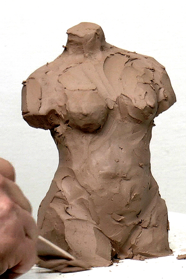 Female torso sculpting exercise  Betzfar - a house for studying painting,  sculpture and drawing Charkov