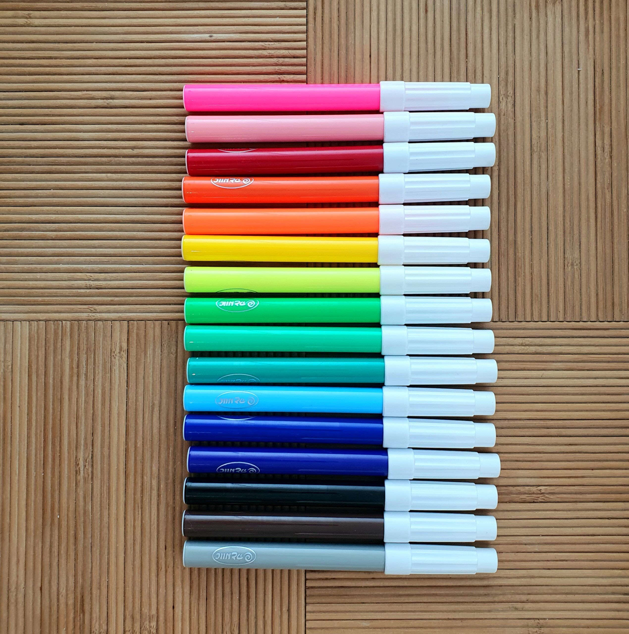 A set of thick markers in a roll box, great for children and preschoolers  Charkov art and craft boutique