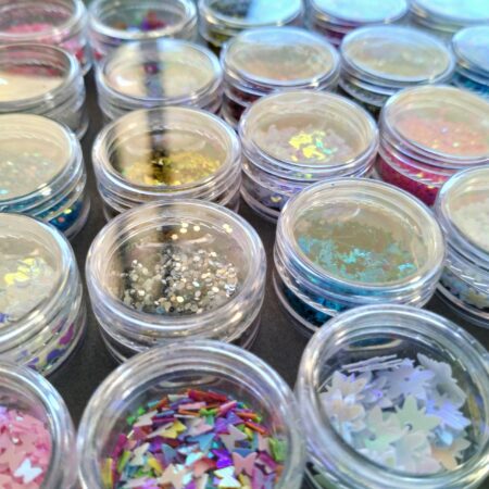 Holographic glitter for creation